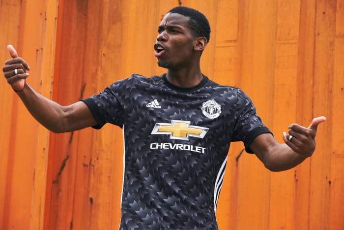 Pogba-Jersey-Gallery.jpg